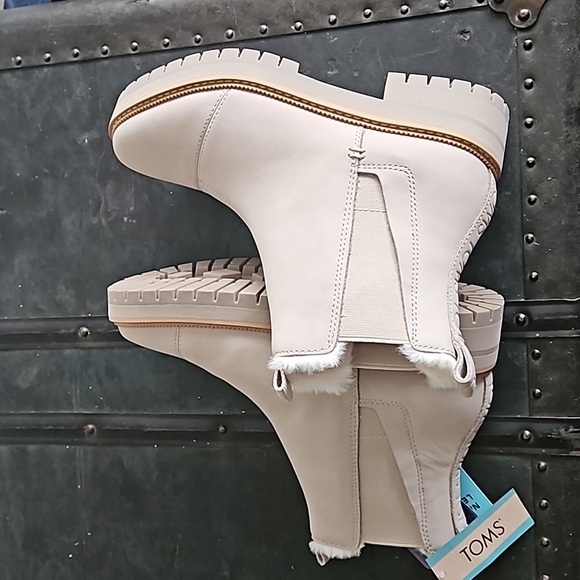 Toms Natural Leather Slip On Boots - Picture 7 of 8